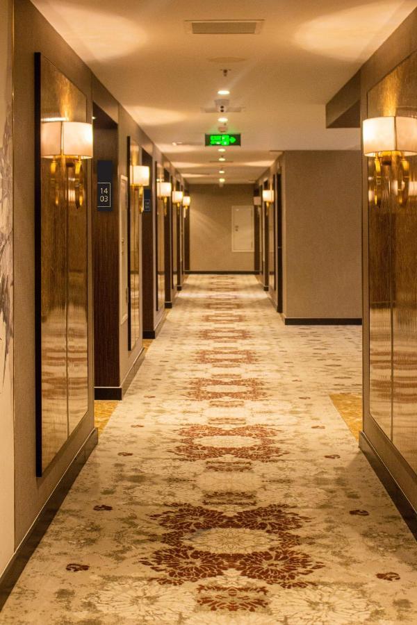 Diamond Stars Ben Tre Hotel Eksteriør bilde A corridor in a hotel
