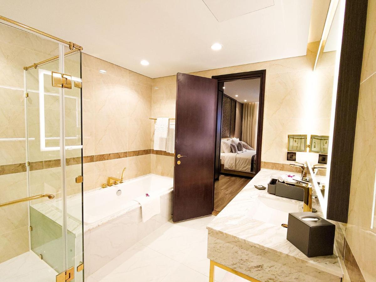 Diamond Stars Ben Tre Hotel Eksteriør bilde Bathroom