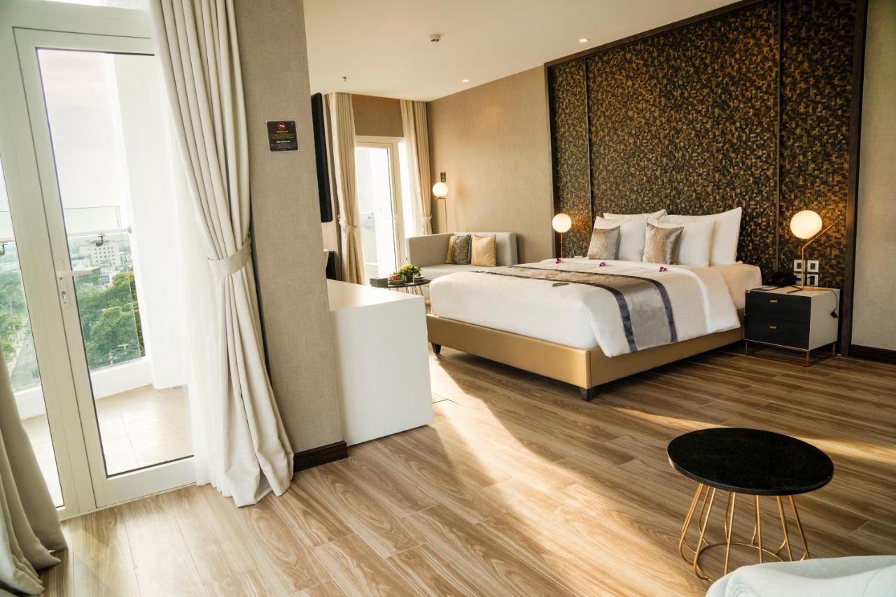 Diamond Stars Ben Tre Hotel Eksteriør bilde A bedroom at the hotel